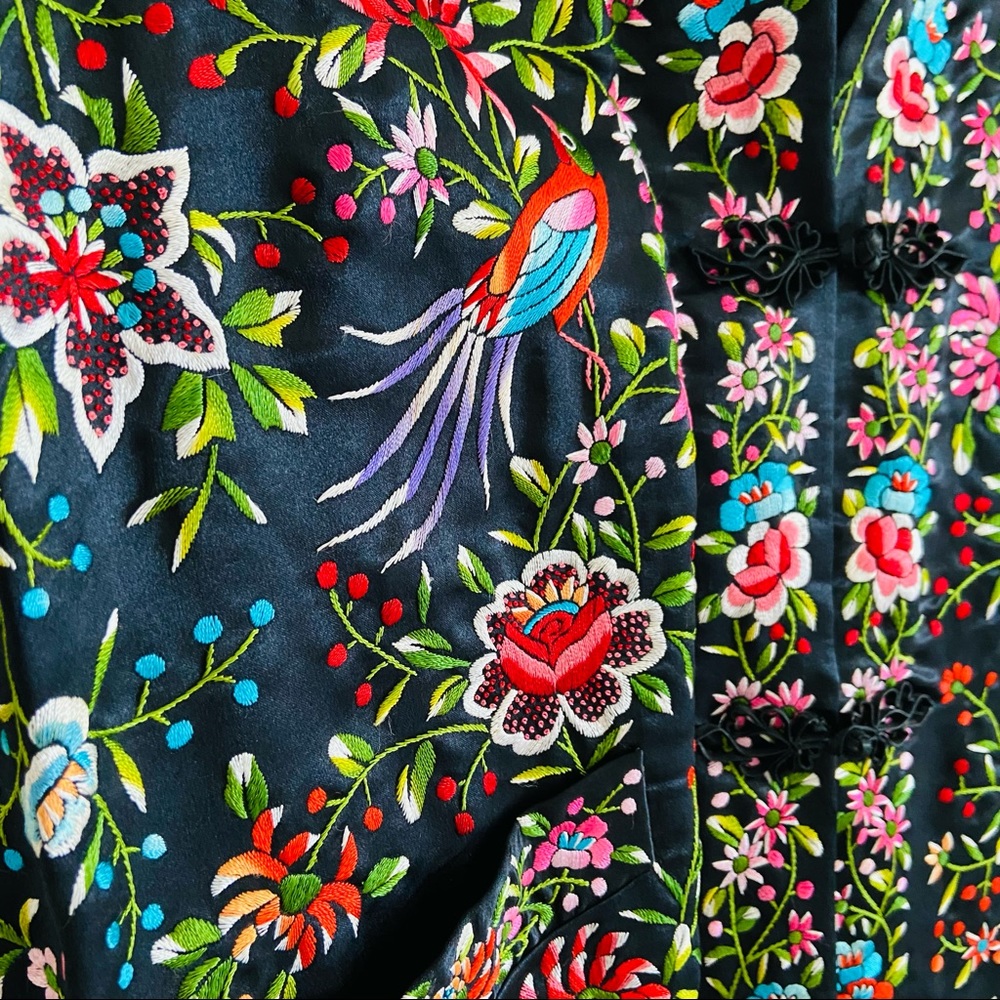 Vintage Embroidered Satin Asian black Jacket Top - Picture 12 of 13